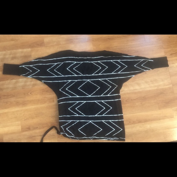 Express Sweater - Picture 2 of 4